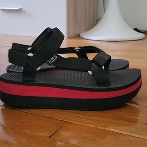 TEVA flatform sandals *RARE*